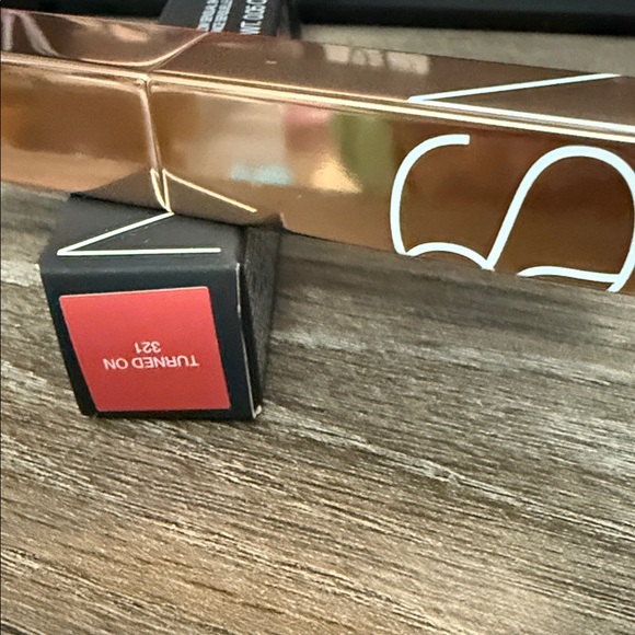 NARS Afterglow Sensual Shine Lipstick - -#321 Turned On - Picture 6 of 7